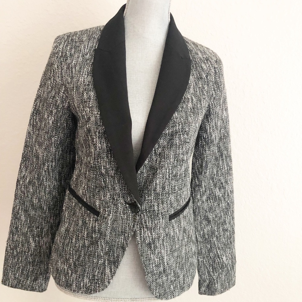 Tweed like Blazer with black lapel